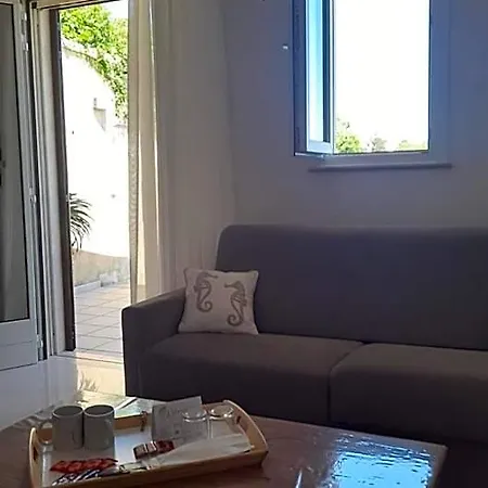 Striari Bed & Breakfast 3*
